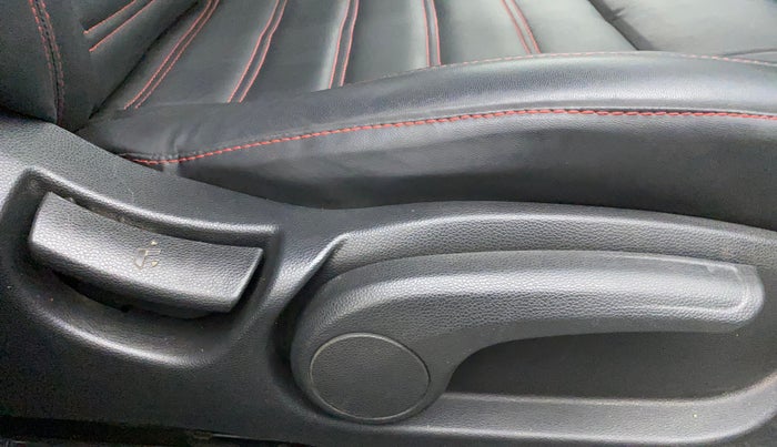 2018 Hyundai Elite i20 SPORTZ 1.2, Petrol, Manual, 61,300 km, Driver Side Adjustment Panel