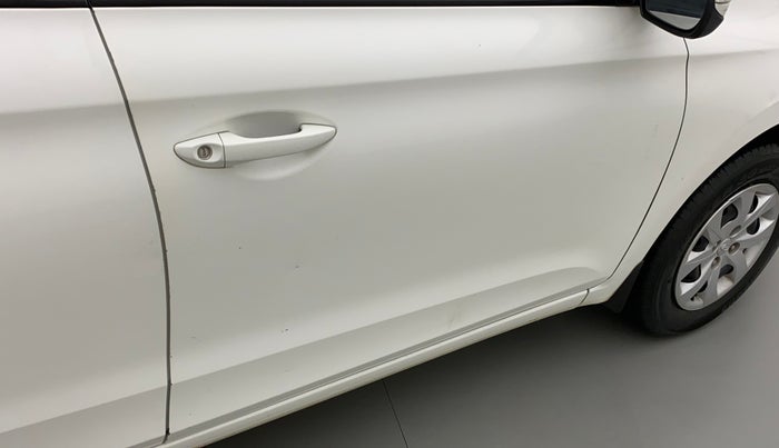 2018 Hyundai Elite i20 SPORTZ 1.2, Petrol, Manual, 61,300 km, Driver-side door - Slightly dented