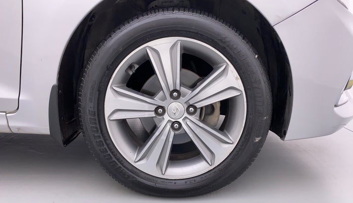 2017 Hyundai Verna 1.6 CRDI SX + AT, Diesel, Automatic, 93,828 km, Right Front Wheel