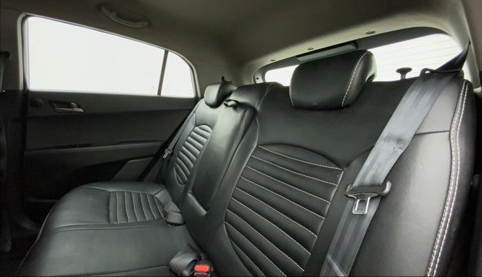 2017 Hyundai Creta SX PLUS 1.6 PETROL, Petrol, Manual, 64,951 km, Right Side Rear Door Cabin