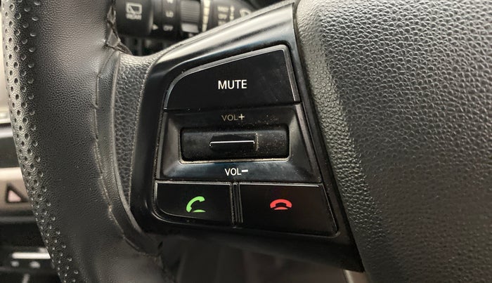 2017 Hyundai Creta SX PLUS 1.6 PETROL, Petrol, Manual, 64,951 km, Steering wheel - Phone control not functional
