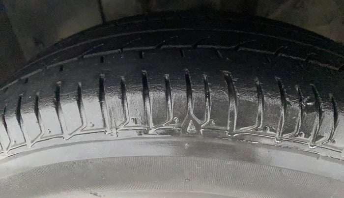 2018 Datsun Redi Go T (O), Petrol, Manual, 71,427 km, Left Front Tyre Tread