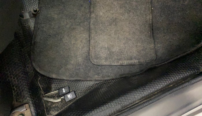 2018 Datsun Redi Go T (O), Petrol, Manual, 71,427 km, Flooring - Carpet is minor damage