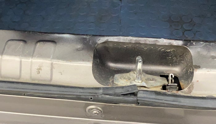 2018 Datsun Redi Go T (O), Petrol, Manual, 71,427 km, Dicky (Boot door) - Weather strip has minor damage