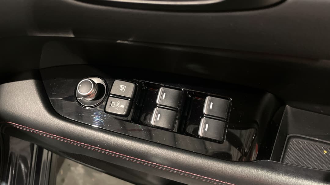 2025 Mazda CX-5 G35 Gt Sp Turbo (AWD), Automatic, 4836 km, Drivers Side Door Panel Controls