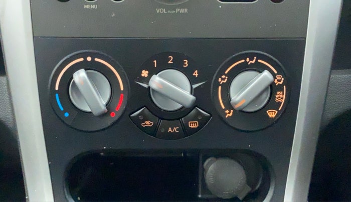 2014 Maruti Ritz ZXI, Petrol, Manual, 29,480 km, AC Unit - Directional switch has minor damage