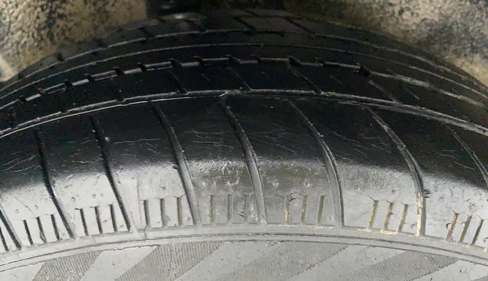 2014 Maruti Ritz ZXI, Petrol, Manual, 29,480 km, Right Rear Tyre Tread