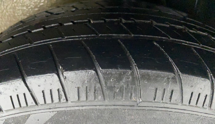 2014 Maruti Ritz ZXI, Petrol, Manual, 29,480 km, Left Rear Tyre Tread