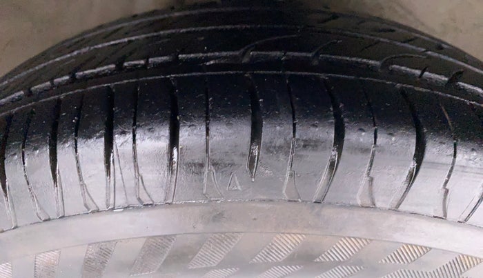 2014 Maruti Alto K10 VXI P, Petrol, Manual, 33,869 km, Right Front Tyre Tread