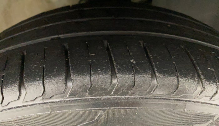 2017 Maruti IGNIS ZETA 1.2 K12, Petrol, Manual, 50,907 km, Right Front Tyre Tread