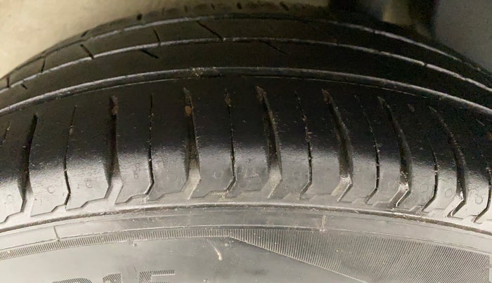 2017 Maruti IGNIS ZETA 1.2 K12, Petrol, Manual, 50,907 km, Left Rear Tyre Tread