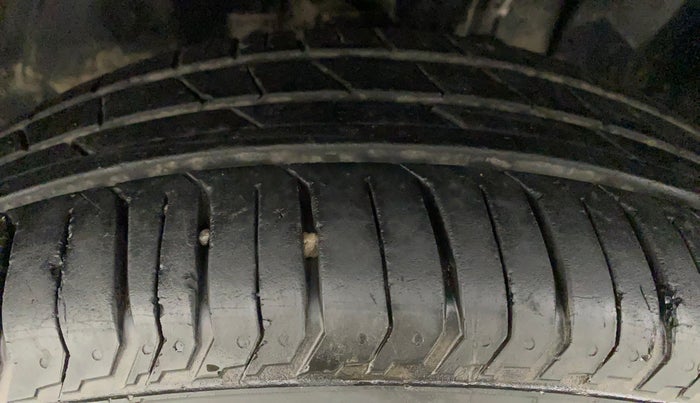 2022 Tata PUNCH ACCOMPLISHED MT, Petrol, Manual, 22,585 km, Left Front Tyre Tread