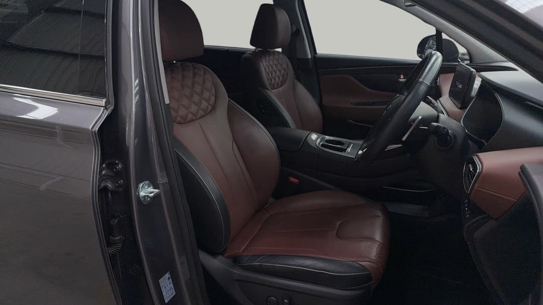 2023 Hyundai Santa Fe Elite Crdi (AWD), Automatic, 55095 km, Right Side Front Door Cabin View