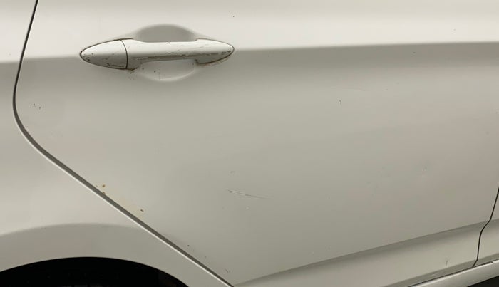 2016 Hyundai Verna 1.6 VTVT S, Petrol, Manual, 47,992 km, Right rear door - Minor scratches