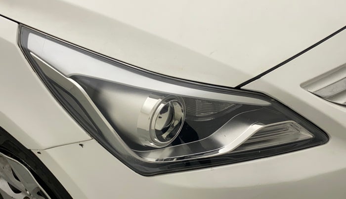 2016 Hyundai Verna 1.6 VTVT S, Petrol, Manual, 47,992 km, Right headlight - Minor scratches