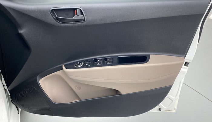 2017 Hyundai Grand i10 MAGNA 1.2 KAPPA VTVT, Petrol, Manual, 64,775 km, Driver Side Door Panels Control