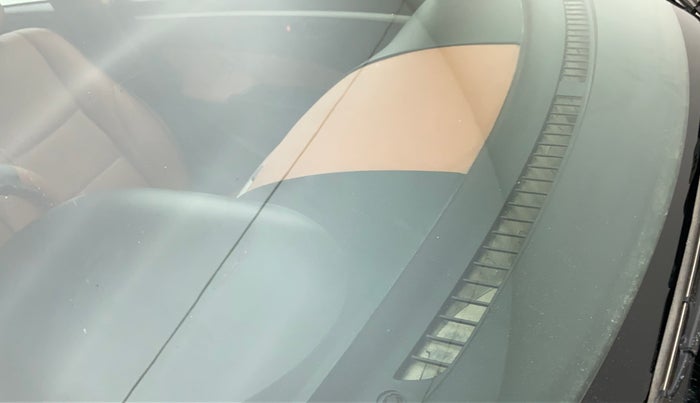 2017 Maruti Swift LXI (O), Petrol, Manual, 80,474 km, Front windshield - Minor spot on windshield