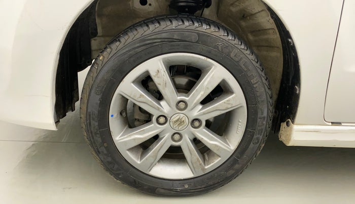 2015 Maruti Wagon R Stingray VXI, Petrol, Manual, 66,325 km, Left Front Wheel