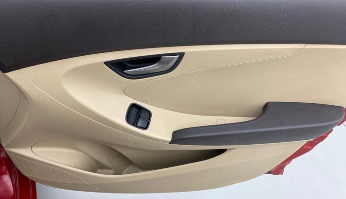 2015 Hyundai Eon SPORTZ, Petrol, Manual, 28,223 km, Driver Side Door Panels Control