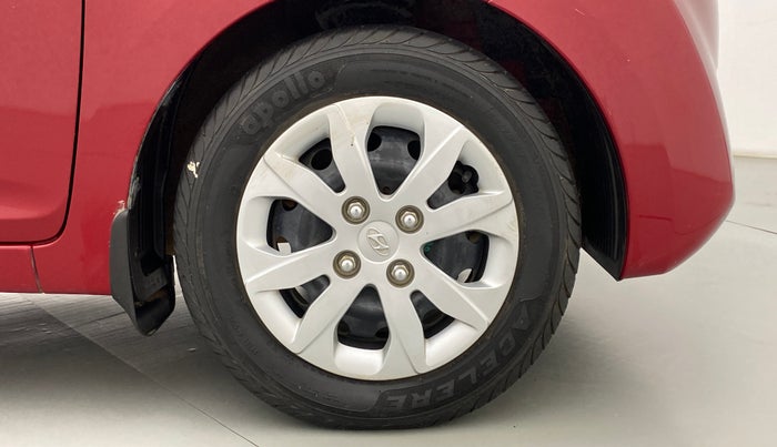 2015 Hyundai Eon SPORTZ, Petrol, Manual, 28,223 km, Right Front Wheel