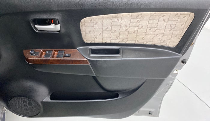 2015 Maruti Wagon R 1.0 VXI, Petrol, Manual, 75,090 km, Driver Side Door Panels Control