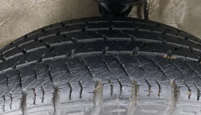 2015 Maruti Alto K10 VXI P, Petrol, Manual, 20,331 km, Left Front Tyre Tread