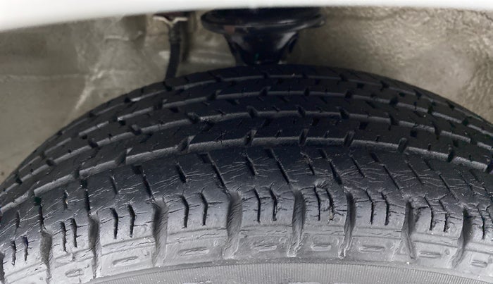2015 Maruti Alto K10 VXI P, Petrol, Manual, 20,331 km, Right Front Tyre Tread
