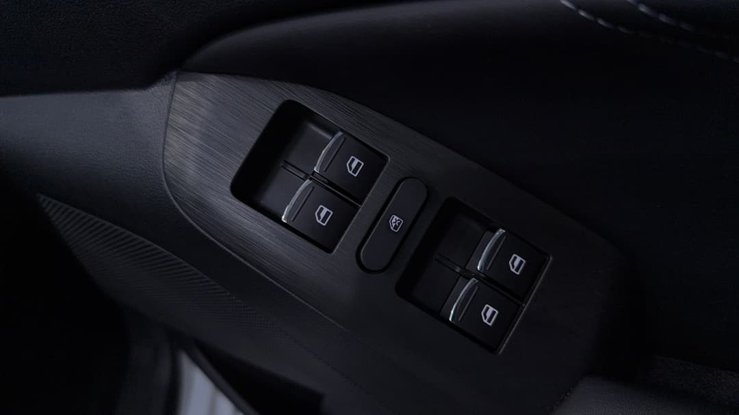 2025 GWM Cannon Premium (4x4), Automatic, 11715 km, Drivers Side Door Panel Controls