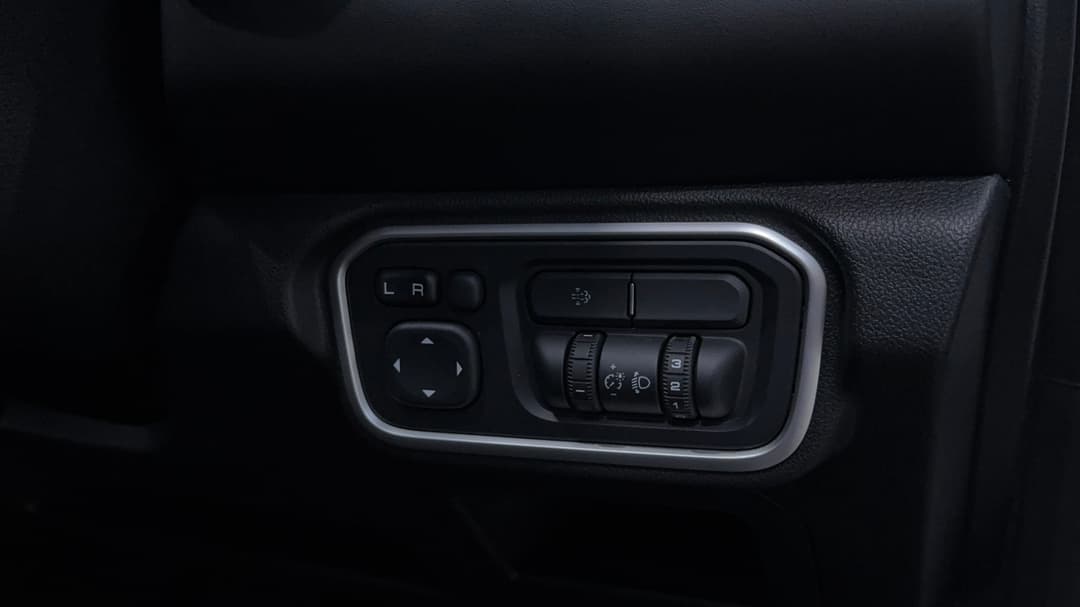 2025 GWM Cannon Premium (4x4), Automatic, 11715 km, Utility Switches/Buttons
