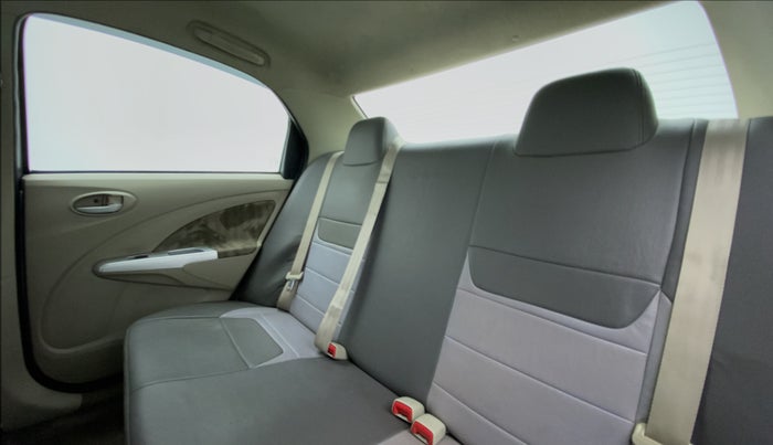 2015 Toyota Etios V, Petrol, Manual, 55,017 km, Right Side Rear Door Cabin