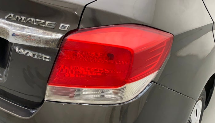 2015 Honda Amaze 1.2L I-VTEC S, Petrol, Manual, 34,026 km, Right tail light - Minor damage