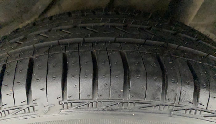 2015 Honda Amaze 1.2L I-VTEC S, Petrol, Manual, 34,026 km, Left Rear Tyre Tread