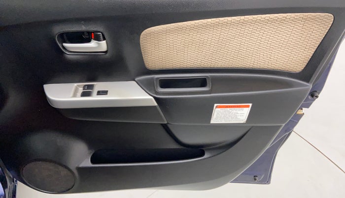 2018 Maruti Wagon R 1.0 LXI CNG, CNG, Manual, 51,871 km, Driver Side Door Panels Control