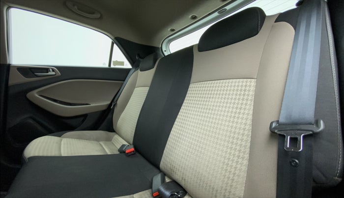 2018 Hyundai Elite i20 ASTA 1.2, Petrol, Manual, 56,417 km, Right Side Rear Door Cabin