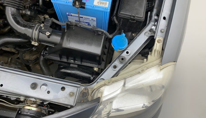 2017 Toyota Etios Liva GD, Diesel, Manual, 62,417 km, Left headlight - Clamp has minor damage