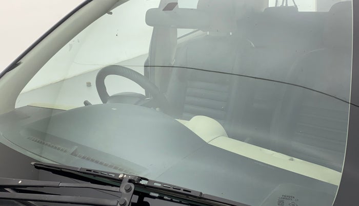 2017 Toyota Etios Liva GD, Diesel, Manual, 62,417 km, Front windshield - Minor spot on windshield