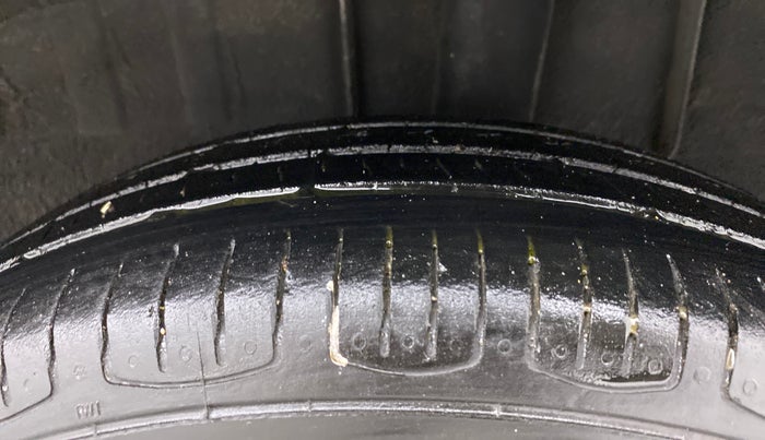2019 Renault TRIBER RXZ, Petrol, Manual, 66,518 km, Left Rear Tyre Tread
