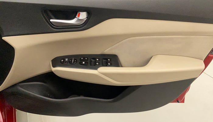 2017 Hyundai Verna 1.6 VTVT SX, Petrol, Manual, 58,233 km, Driver Side Door Panels Control