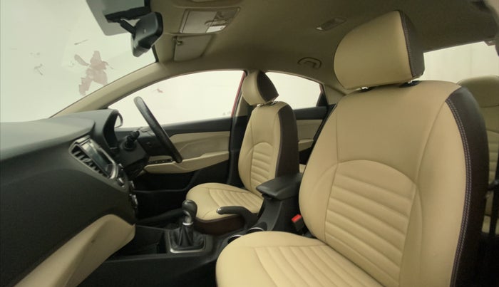 2017 Hyundai Verna 1.6 VTVT SX, Petrol, Manual, 58,233 km, Right Side Front Door Cabin