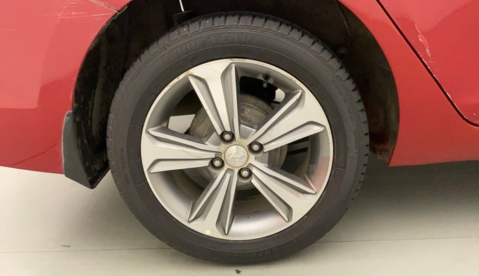2017 Hyundai Verna 1.6 VTVT SX, Petrol, Manual, 58,233 km, Right Rear Wheel
