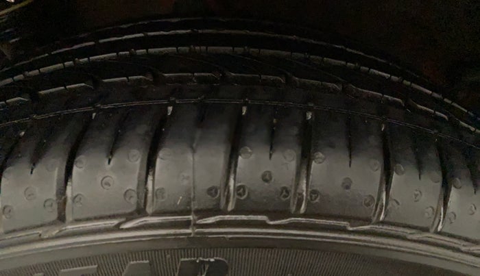 2017 Hyundai Verna 1.6 VTVT SX, Petrol, Manual, 58,233 km, Left Rear Tyre Tread