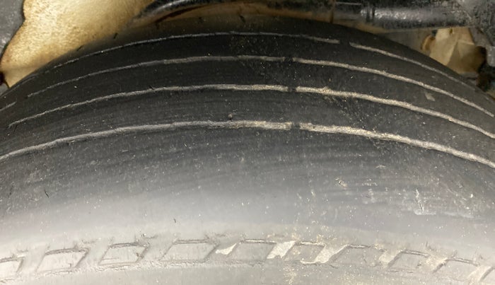 2019 Mahindra XUV500 W9, Diesel, Manual, 66,576 km, Left Rear Tyre Tread