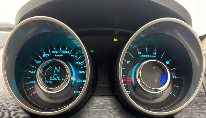 2019 Mahindra XUV500 W9, Diesel, Manual, 66,576 km, Odometer Image