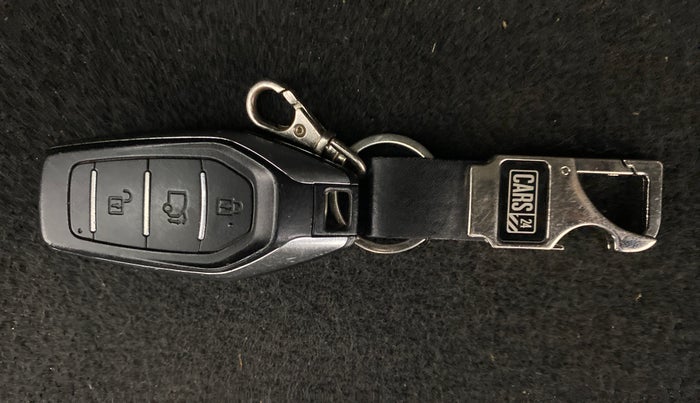 2019 Mahindra XUV500 W9, Diesel, Manual, 66,576 km, Key Close Up
