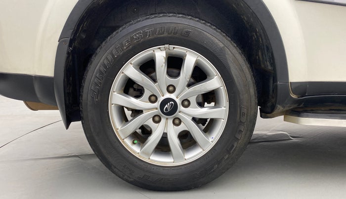 2019 Mahindra XUV500 W9, Diesel, Manual, 66,576 km, Right Rear Wheel