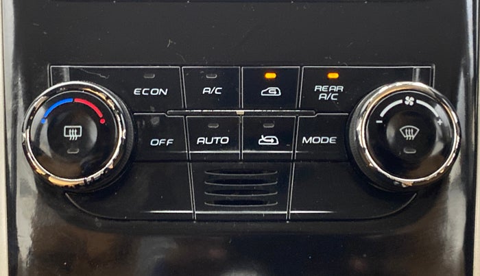 2019 Mahindra XUV500 W9, Diesel, Manual, 66,576 km, Automatic Climate Control