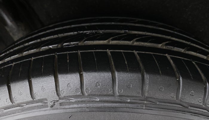 2018 Maruti Vitara Brezza ZDI PLUS, Diesel, Manual, 81,744 km, Right Rear Tyre Tread