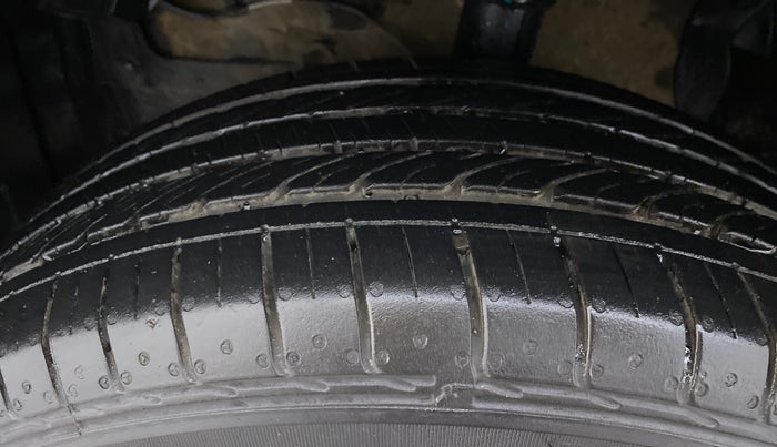 2018 Maruti Vitara Brezza ZDI PLUS, Diesel, Manual, 81,744 km, Left Front Tyre Tread