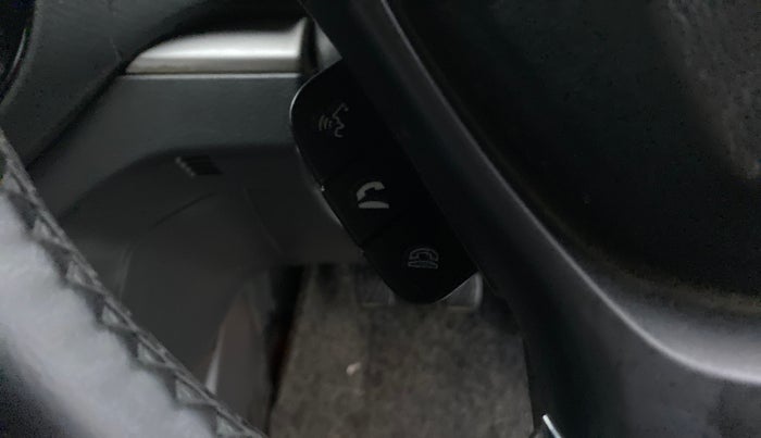 2018 Maruti Vitara Brezza ZDI PLUS, Diesel, Manual, 81,744 km, Steering wheel - Phone control not functional