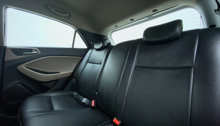 2015 Hyundai Elite i20 ASTA 1.2 (O), Petrol, Manual, 79,975 km, Right Side Rear Door Cabin